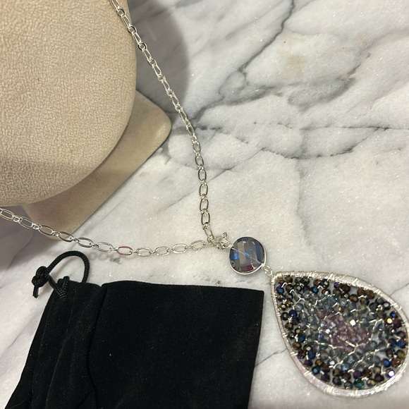 Stunning HandBeaded Crystal Teardrop Beaded Necklace-Boutique - Picture 2 of 11